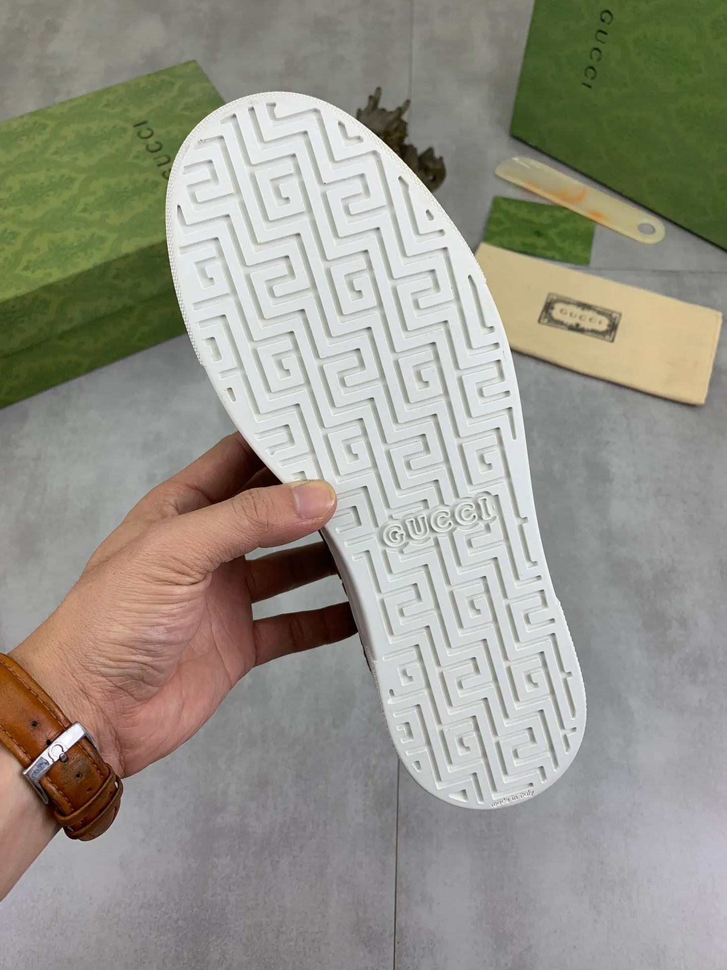 Men's shoes 💰P440💰 [New model] (GUCCI) official website's latest 🎁🎁casual and fashionable men's shoes 👟, hot style 💥 style is simple and elegant, exclusive for trendy men. Unique official website's latest brand double G elements 👑Original Gucci decoration, fashionable and generous, the fabric is original frosted calfskin ✅Fully imported first-layer pigskin lining, the official website specifies wear-resistant, lightweight original rubber casual outsole, the classic model is taken in kind at the counter🎬38-44 4️⃣ colors available